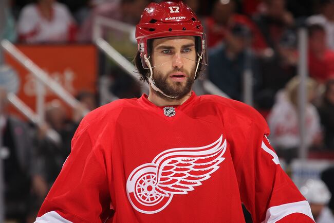 Hi-res-173658007-patrick-eaves-of-the-detroit-red-wings-waits-for-the_crop_north