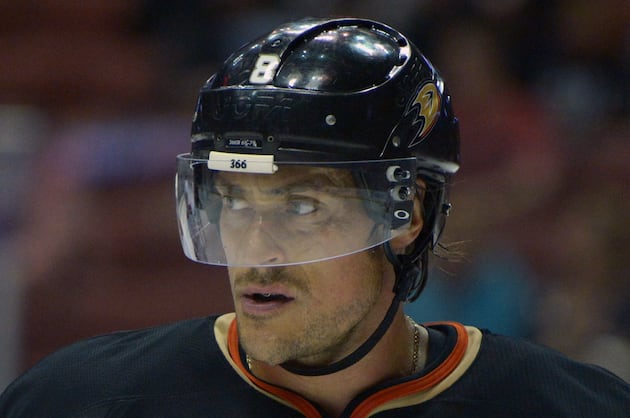 Avs Welcome Teemu Selanne, 43, to Begin 22nd and Final NHL Season