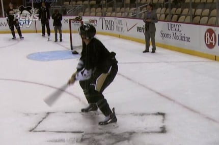 Video: Pengiuns Have Pirates Fever, Play Wiffle Ball on Ice