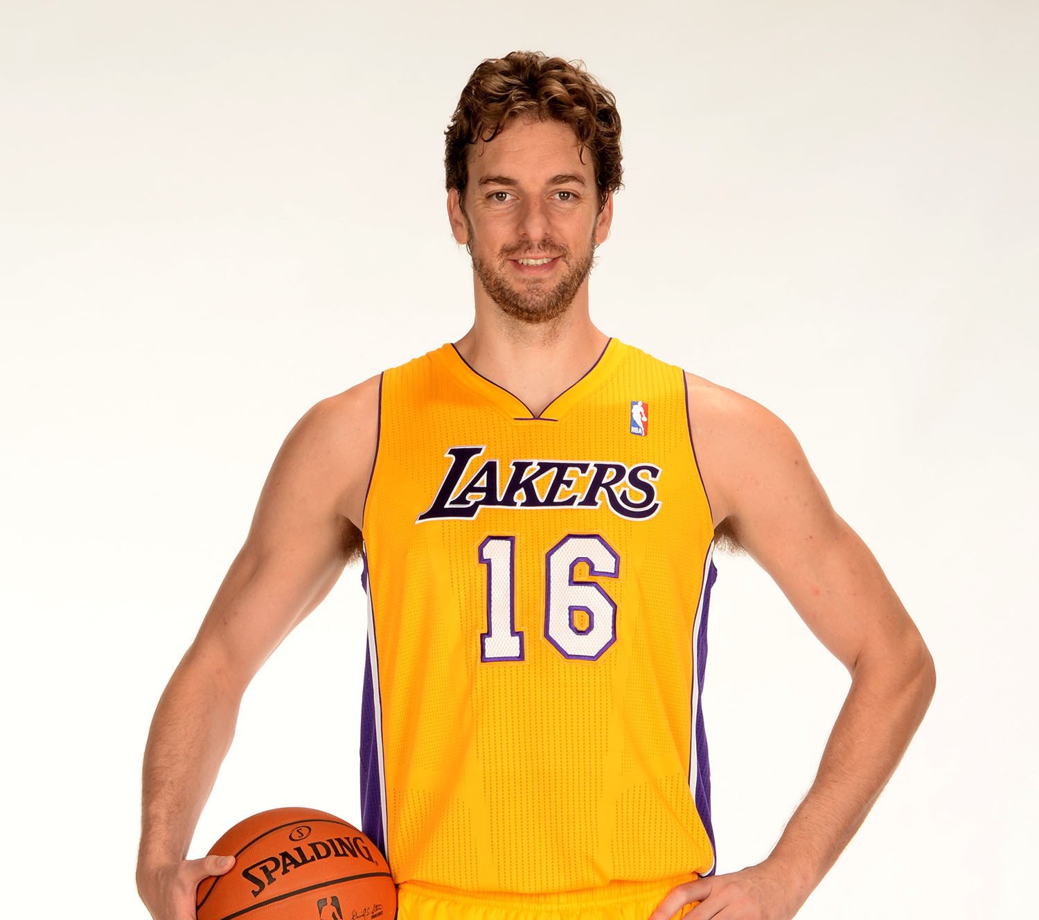 Pau Gasol Pau Gasol Says He'd Like to Re-Sign with LA Lakers After 2013-14 Season