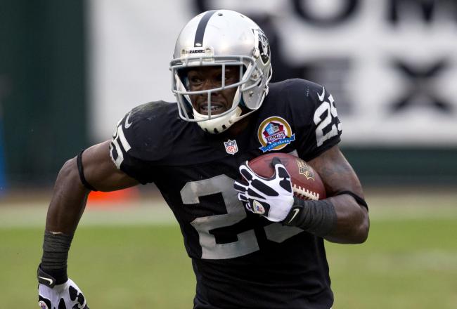 Hi-res-158438744-running-back-mike-goodson-of-the-oakland-raiders-rushes_crop_north