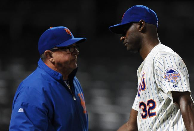 Hi-res-180591127-latroy-hawkins-of-the-new-york-mets-shakes-hands-with_crop_north