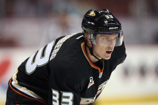 Hi-res-181714750-jakob-silfverberg-of-the-anaheim-ducks-waits-for-a-face_crop_north