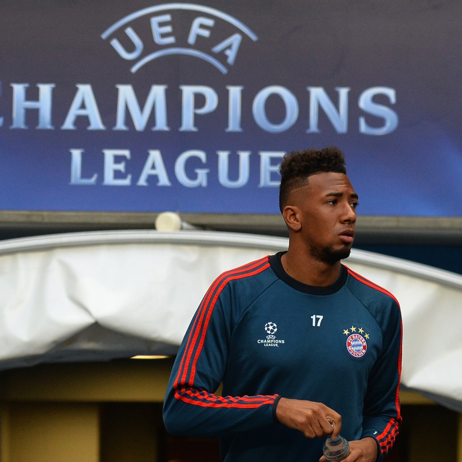 Jerome Boateng Sent off for Red-Card Offence vs. Manchester City | Bleacher Report