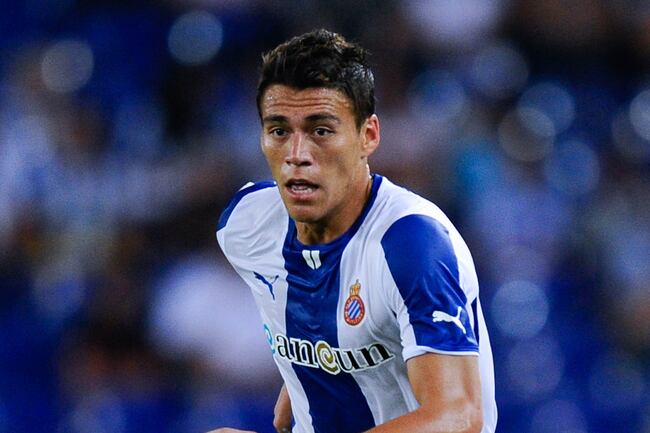 Hi-res-178183982-hector-moreno-of-rcd-espanyol-runs-with-the-ball-during_crop_north