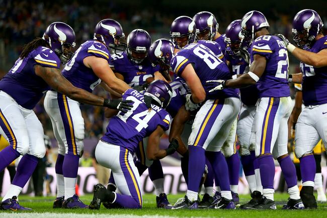 Hi-res-182532681-wide-receiver-greg-jennings-of-the-minnesota-vikings-is_crop_north