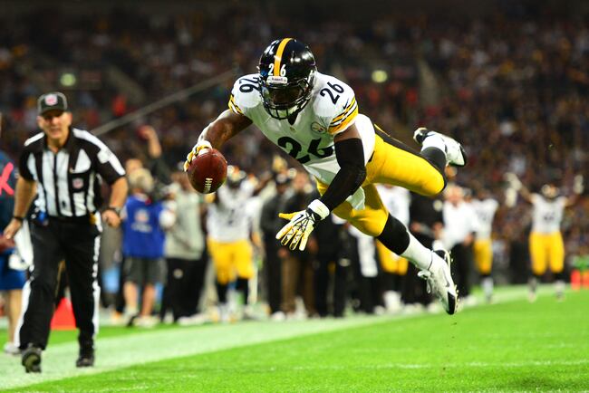 Hi-res-182299938-running-back-leveon-bell-of-the-pittsburgh-steelers_crop_north
