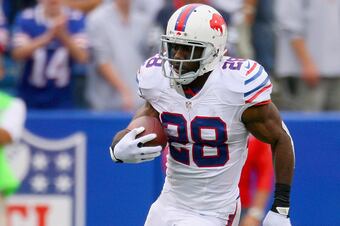 Hi-res-180651304-spiller-of-the-buffalo-bills-runs-against-the-carolina_crop_north