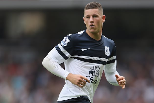 Roberto Martinez Backs Ross Barkley to Cope with His Rapid Rise to Prominence
