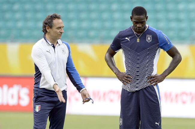 Hi-res-171064363-head-coach-cesare-prandelli-and-mario-balotelli-speaks_crop_north