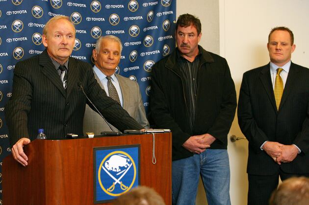 Robitaille to Retire Following 2013-14 Season