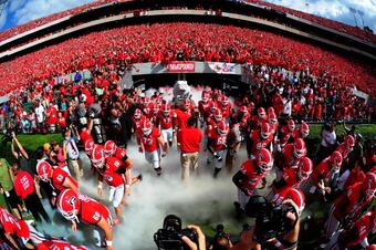 182260452-members-of-the-georgia-bulldogs-take-the-field-against_crop_north