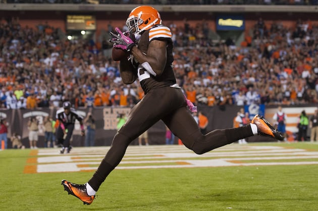 Browns Rally Past Bills; QBs Hoyer, Manuel Hurt