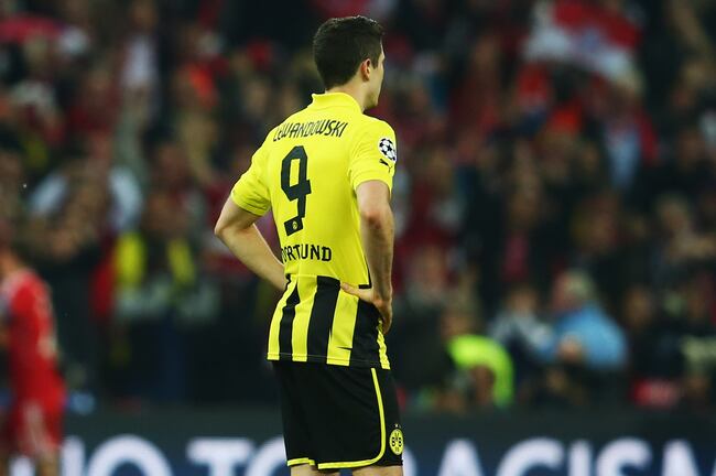 Hi-res-169508635-robert-lewandowski-of-borussia-dortmund-looks-dejected_crop_north