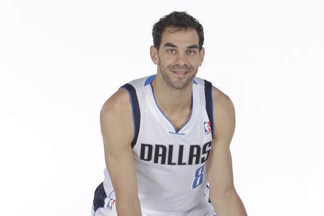Calderon Key to Solving Mavs' Crunch-Time Crisis