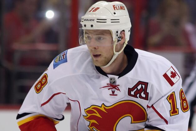 Flames' Stajan out Week-to-Week with Leg Contusion