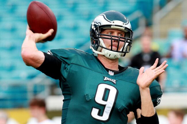 Hi-res-178272494-nick-foles-of-the-philadelphia-eagles-throws-a-pass_crop_north