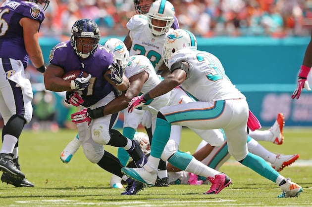 Tucker's Kick Lifts Ravens Past Dolphins 26-23