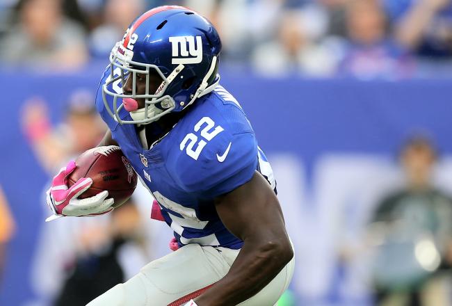 Hi-res-183445026-david-wilson-of-the-new-york-giants-carries-the-ball-in_crop_north
