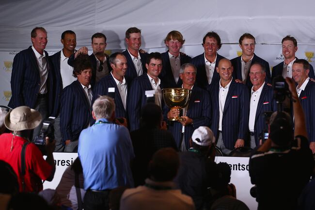 Hi-res-183460234-team-members-steve-stricker-tiger-woods-zach-johnson_crop_north