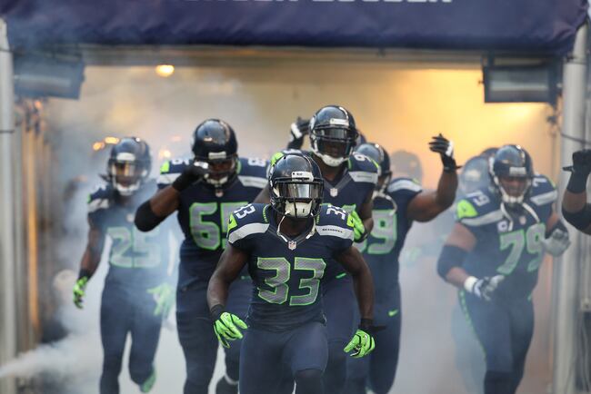 Hi-res-153121275-seattle-seahawks-take-the-field-before-the-monday-night_crop_north
