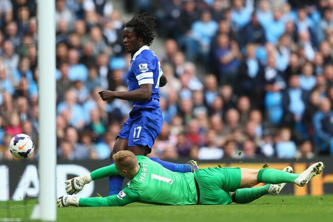 Hi-res-183153378-romelu-lukaka-of-everton-rounds-joe-hart-of-manchester_crop_north