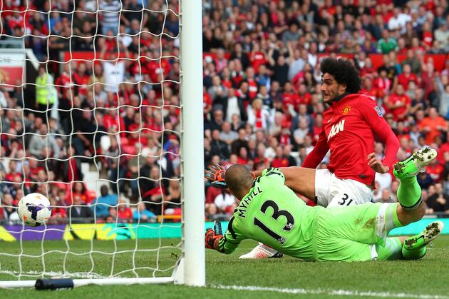 Marouane Fellaini Reportedly Set for Surgery on Wrist Injury in December