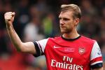 Mertesacker Opens Contract Talks with Arsenal