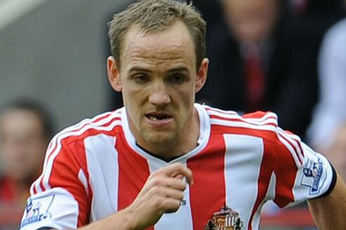 Sunderlands David Vaughan welcomes Gus Poyet to the Stadium of Light