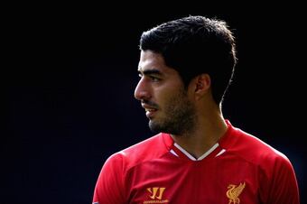 183156235-luis-suarez-of-liverpool-during-the-barclays-premier_crop_north