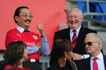 Hi-res-183156965-ex-labour-leader-neil-kinnock-shares-a-joke-with_crop_north