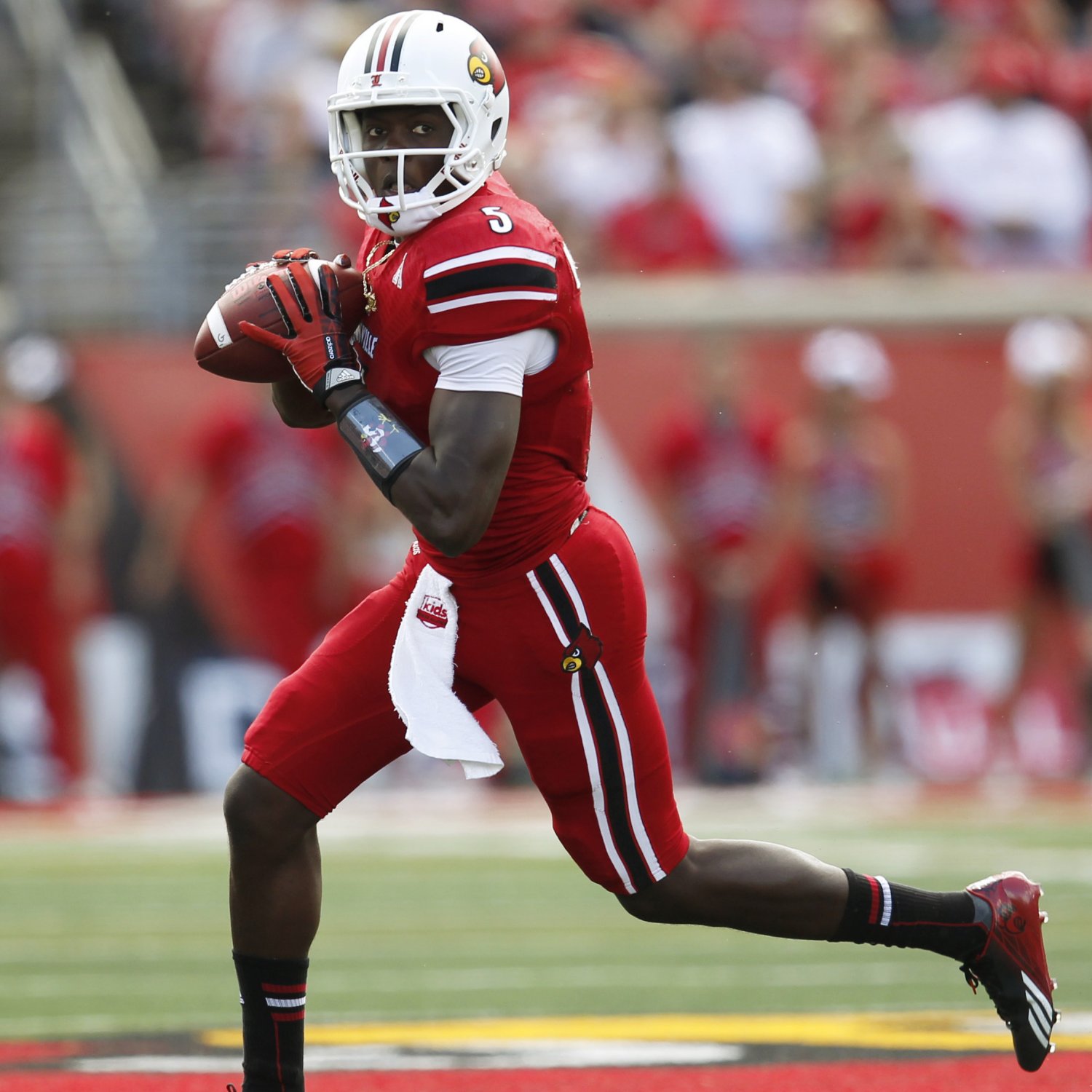 The NFL Bistrot - Page 39 Hi-res-181463535-teddy-bridgewater-of-the-louisville-cardinals-looks-to_crop_exact