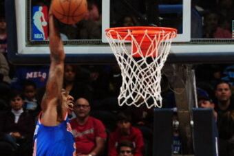 165394944-iman-shumpert-of-the-new-york-knicks-goes-up-for-the_crop_north