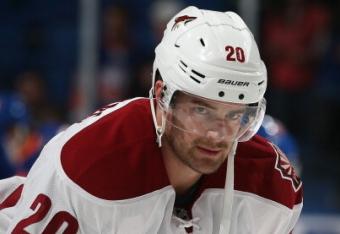 183703701-chris-summers-of-the-phoenix-coyotes-skates-against-the_crop_north