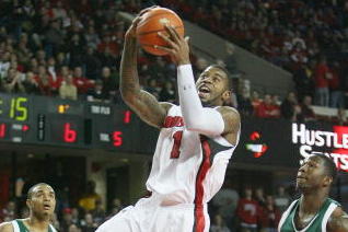 84650435-terrence-williams-of-the-louisville-cardinals-shoots_crop_north