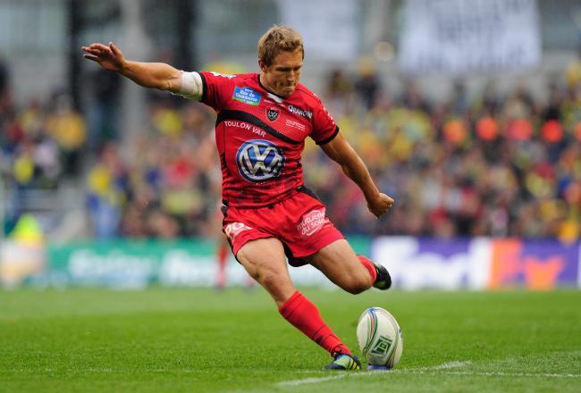 Hi-res-169000822-toulon-captain-jonny-wilkinson-kicks-his-third-penalty_crop_north