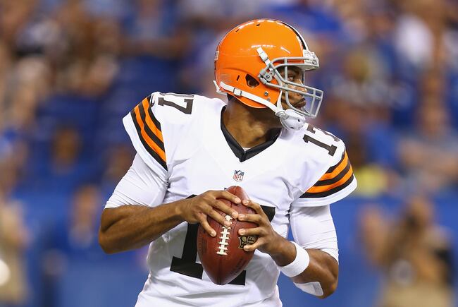 Hi-res-177642678-jason-campbell-of-the-cleveland-browns-passes-the-ball_crop_north