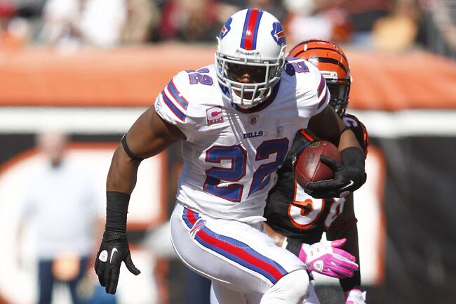Hi-res-127888283-fred-jackson-of-the-buffalo-bills-runs-the-football_crop_north
