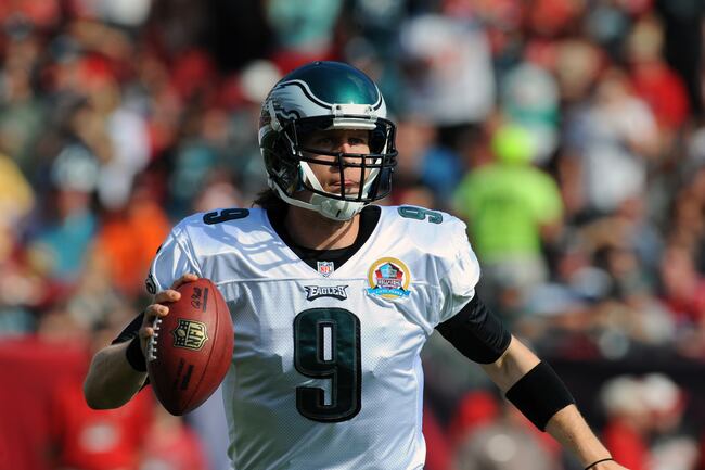 Hi-res-158032360-quarterback-nick-foles-of-the-philadelphia-eagles-looks_crop_north