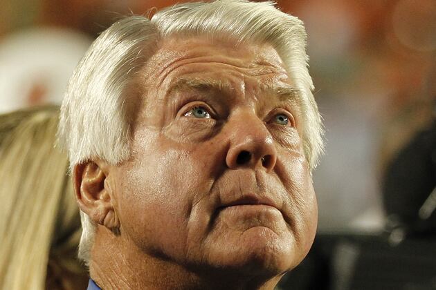 Jimmy Johnson Pep Talks Jags, Who Fight but Still Lose