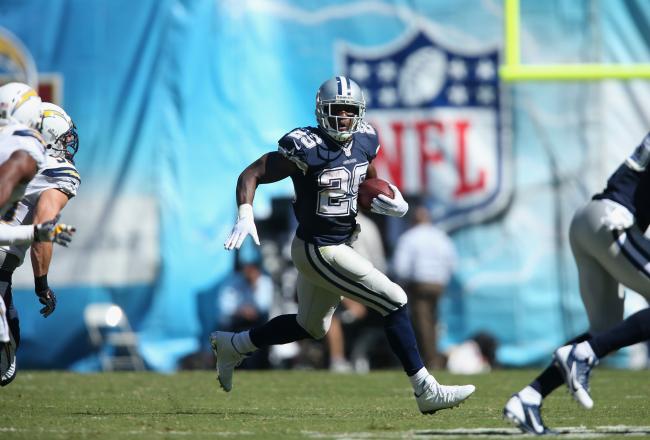Hi-res-183075984-running-back-demarco-murray-of-the-dallas-cowboys_crop_north