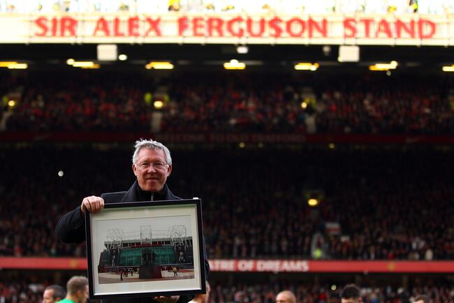 Hi-res-131517349-sir-alex-ferguson-is-presented-with-a-photo-to_crop_north