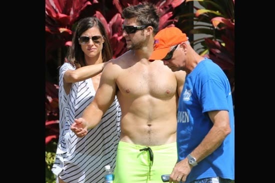 Unemployed Tim Tebow Still Living the Good Life, Spotted on Beach in Hawaii
