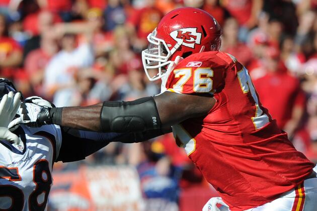 Reid Says Albert Should Be Available for Texans Game