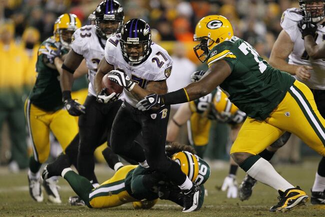 Hi-res-94137424-ray-rice-of-the-baltimore-ravens-runs-the-ball-in-the_crop_north