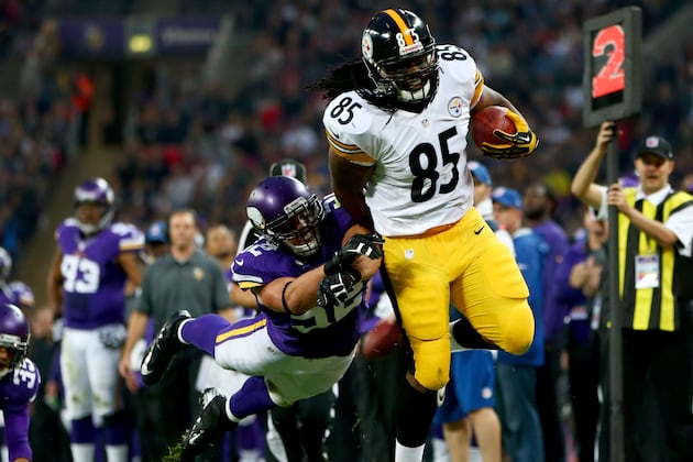 Triceps injury ends Levi Brown's season before he takes a single Steelers snap