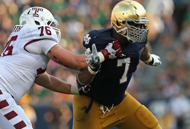 Hi-res-181170837-stephon-tuitt-of-the-notre-dame-fighting-irish-rushes_crop_north