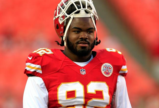 Hi-res-180336952-nose-tackle-dontari-poe-of-the-kansas-city-chiefs-warms_crop_north