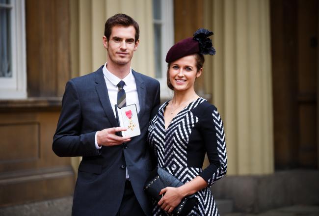 Hi-res-185132220-wimbledon-champion-andy-murray-and-his-girlfriend-kim_crop_north