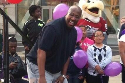 Cavs Coach Mike Brown Walks a Mile in Women's Heels for Charity